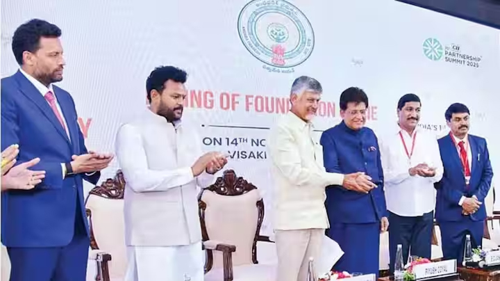 ఏపీలో పెట్టుబడుల జోరు: రికార్డు స్థాయిలో నిధులు, ఉపాధికి శ్రీకారం