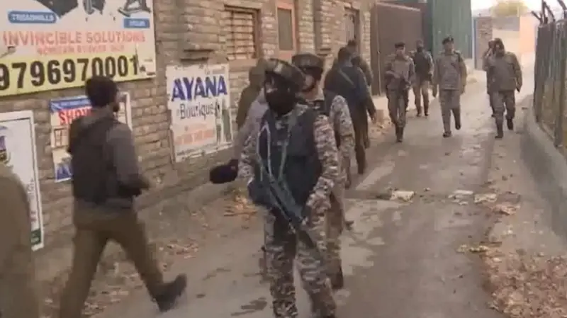 శ్రీనగర్ నౌగామ్ పోలీస్ స్టేషన్‌లో పేలుడు: 9 మంది మృతి, డీజీపీ ప్రకటన